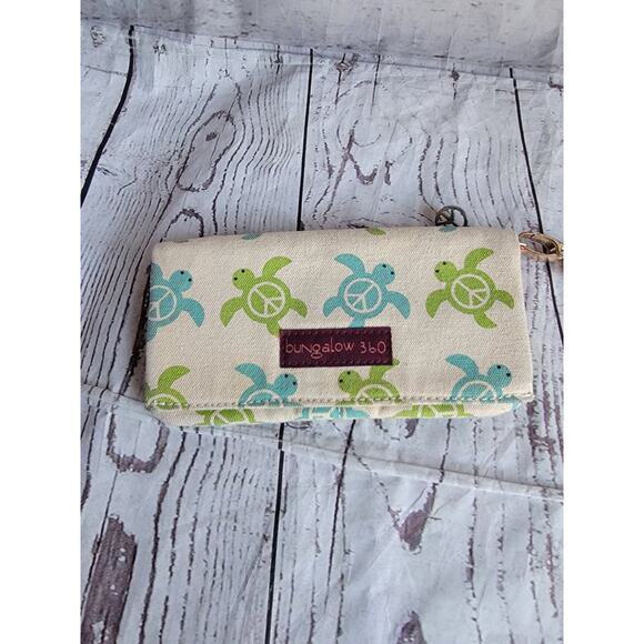 Bungalow 360 Canvas Wristlet Peace sea Turtles 7x3.5 Zip Hook Loop Closure - Picture 2 of 9